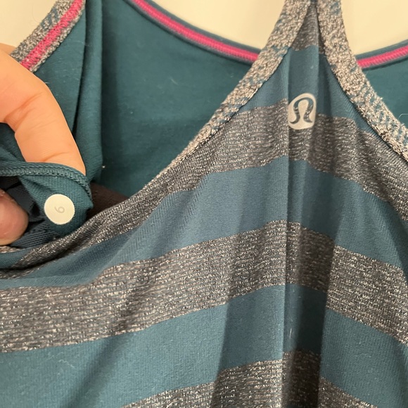 Lululemon - Picture 3 of 3